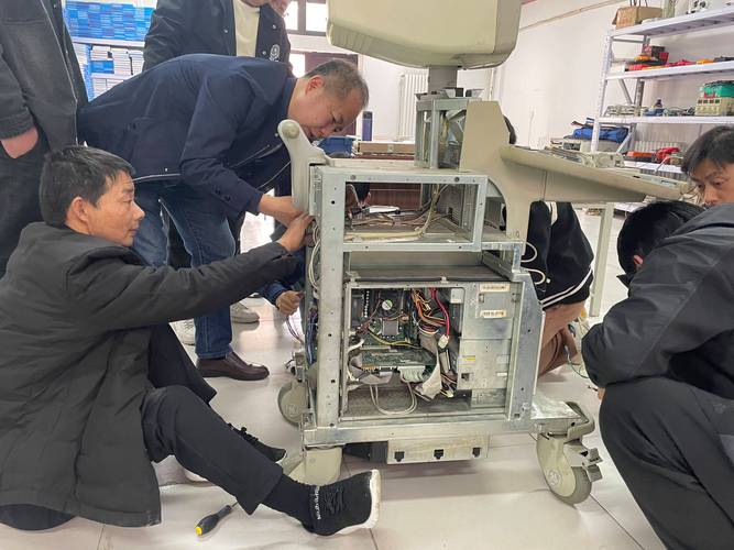技师证和大型设备上岗证一样吗_技师大型设备上岗证报名条件_大型设备上岗证ct技师