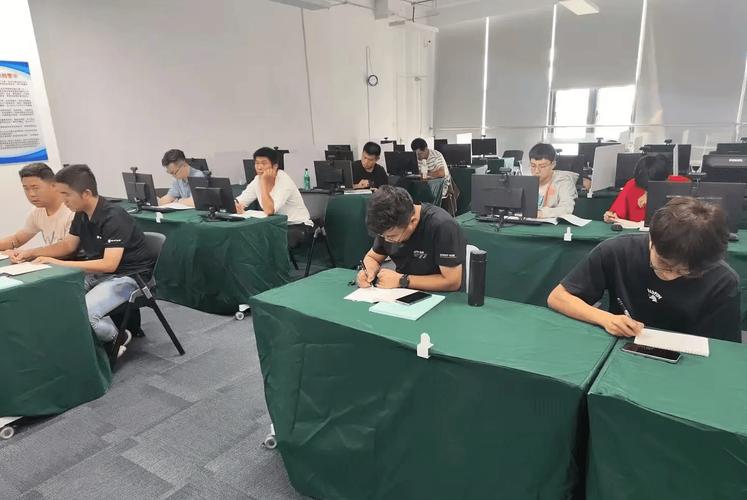 2025大型设备上岗证报名_大型设备上岗证_大型设备上岗证用处